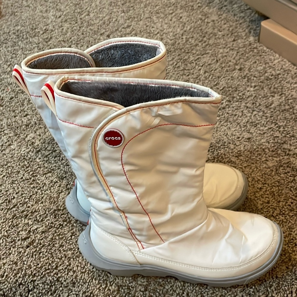 Crocs Lady’s Winter Boots.
